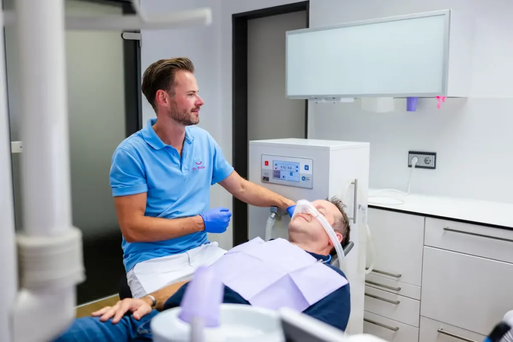 Zahnarzt-nuertingen-dr-machon-all-on-4-feste-dritte-zaehne